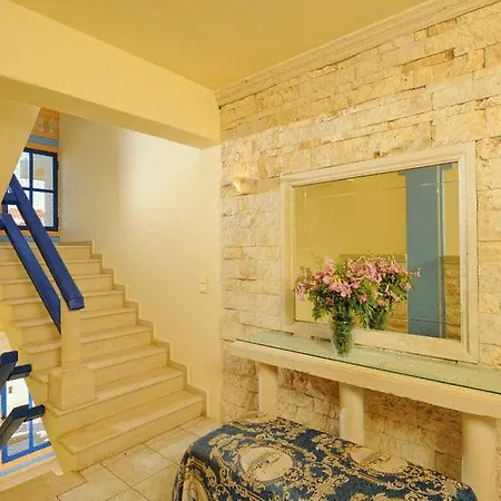 Aparthotel Parthenis & 3*
