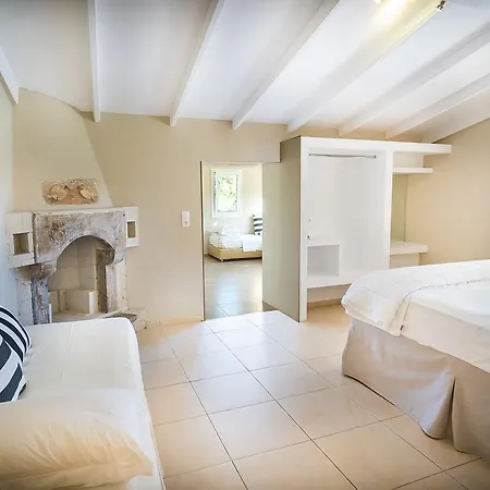 Aparthotel Parthenis & 3*